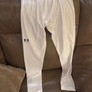 White Under armour athletic thermal leggings